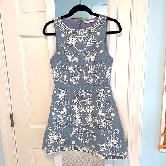 Alice + Olivia Lindsey Chambray Embroidered Dress - Picture 3 of 13